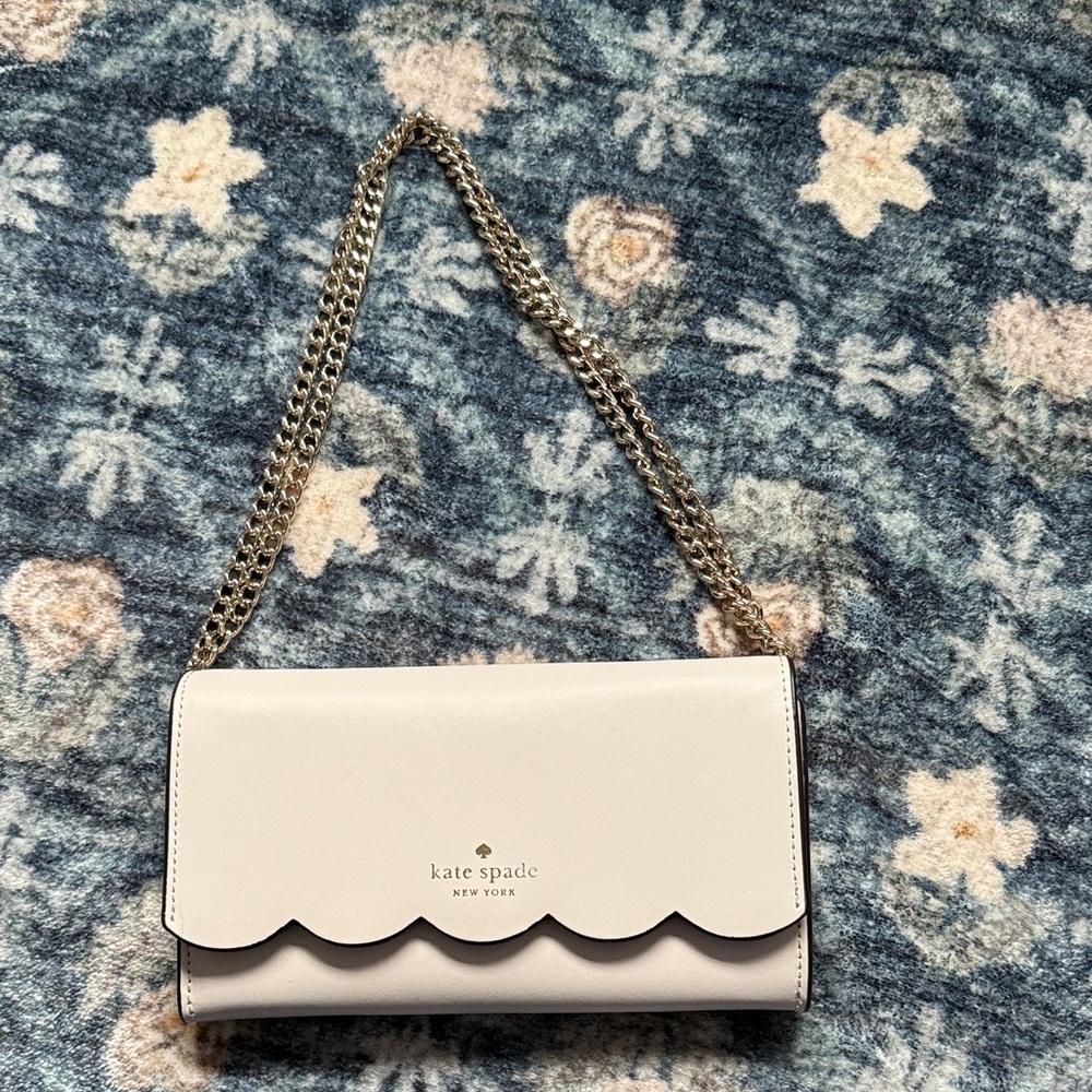 Kate Spade Gemma Wallet on Chain